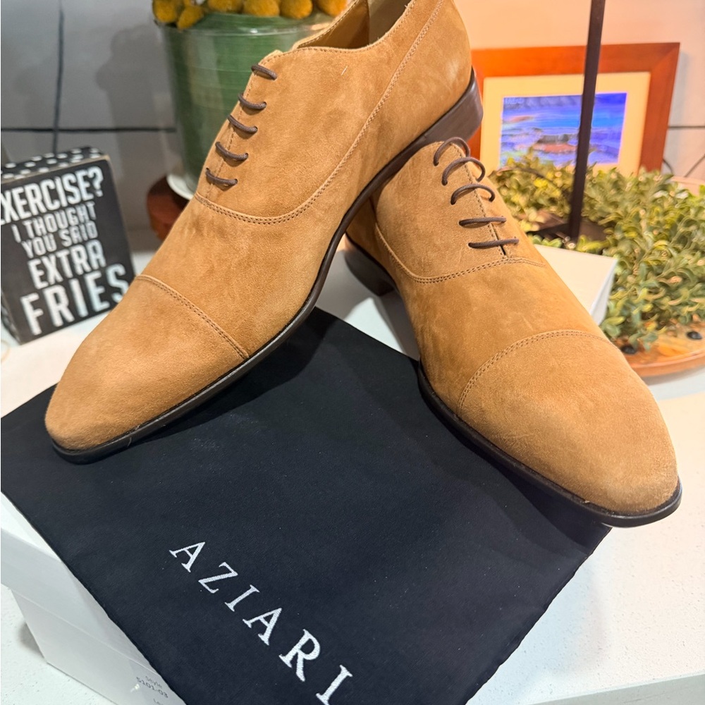 Men's Classic Tan Suede Oxfords